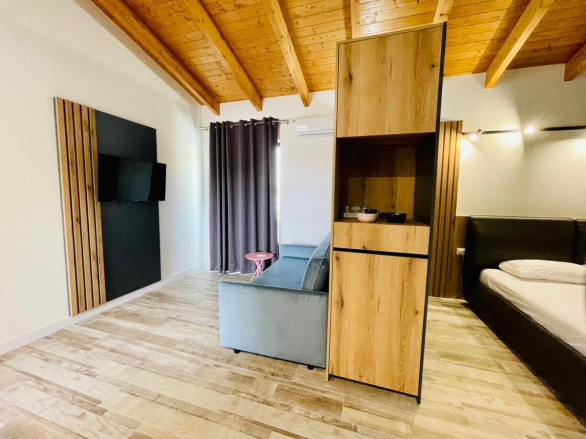 Adriatik Hotel Vlorë Extérieur photo