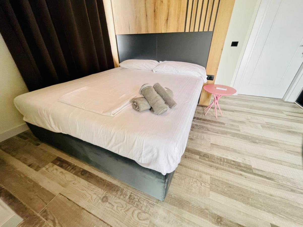 Adriatik Hotel Vlorë Extérieur photo