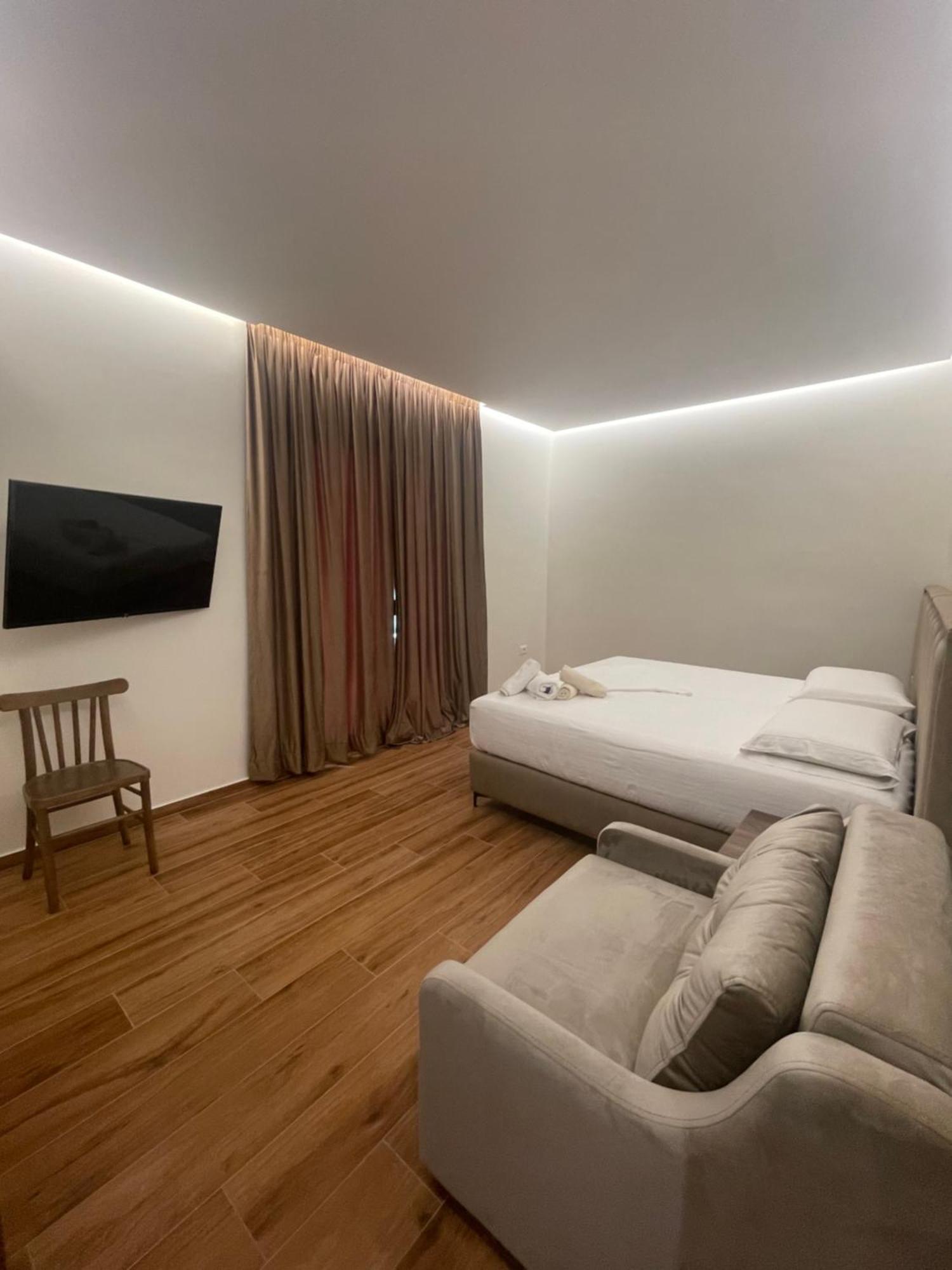 Adriatik Hotel Vlorë Extérieur photo