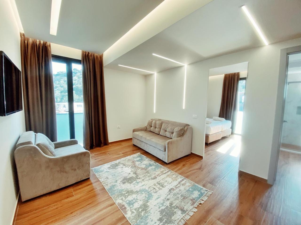 Adriatik Hotel Vlorë Extérieur photo