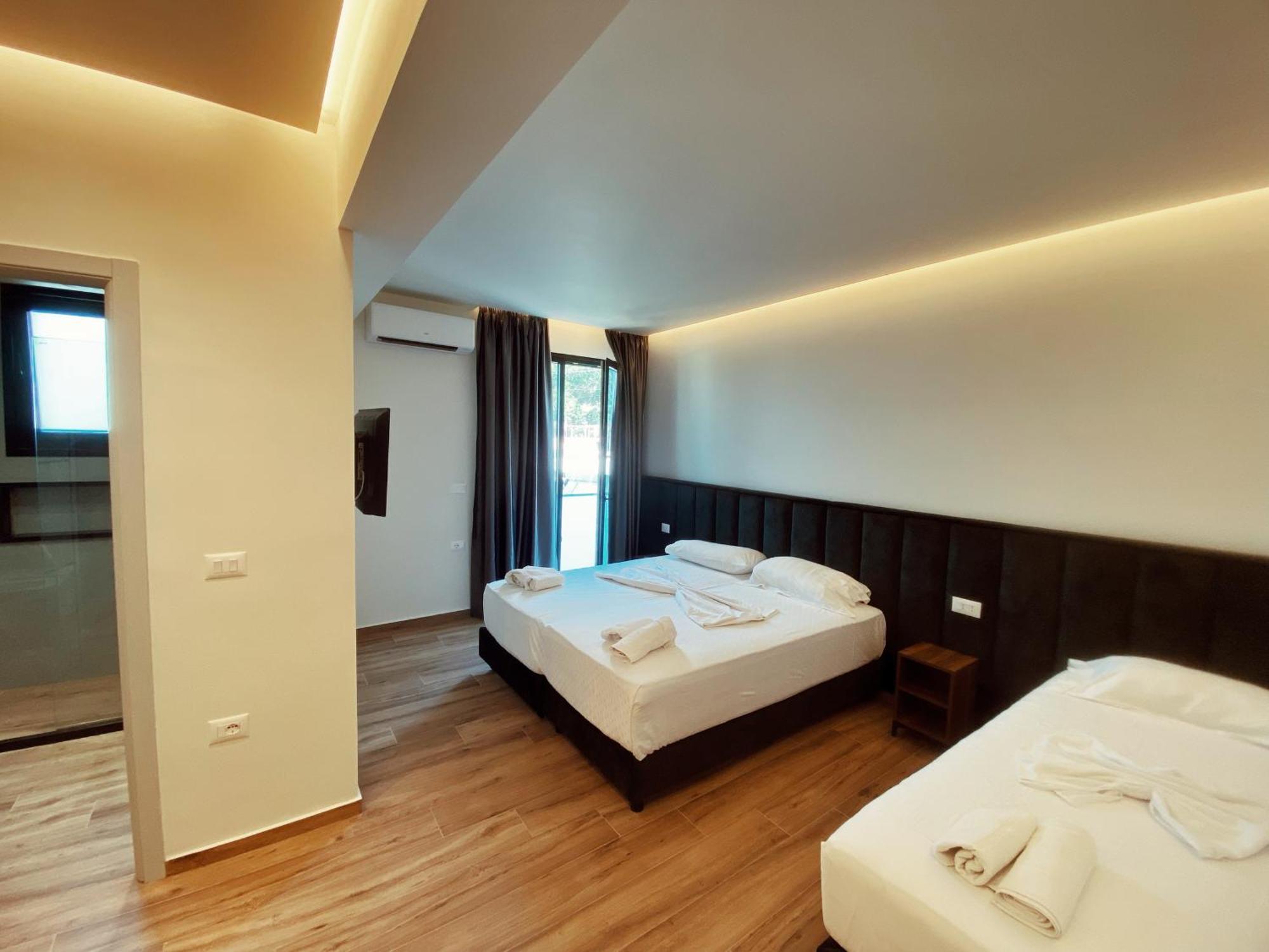 Adriatik Hotel Vlorë Extérieur photo