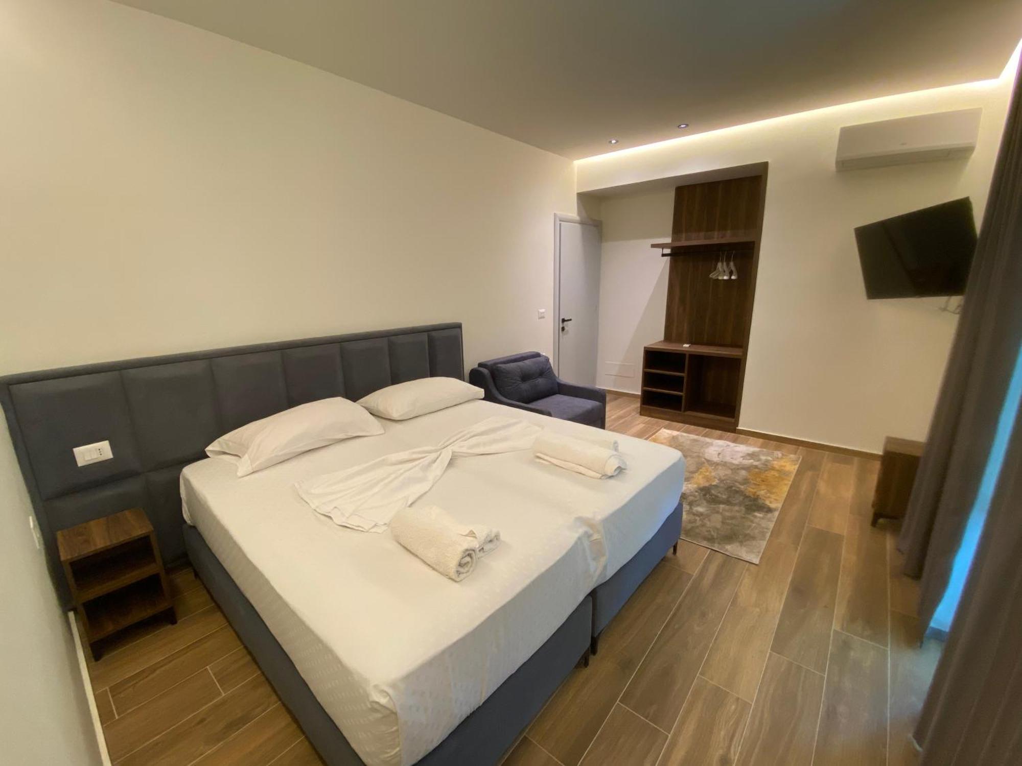 Adriatik Hotel Vlorë Extérieur photo